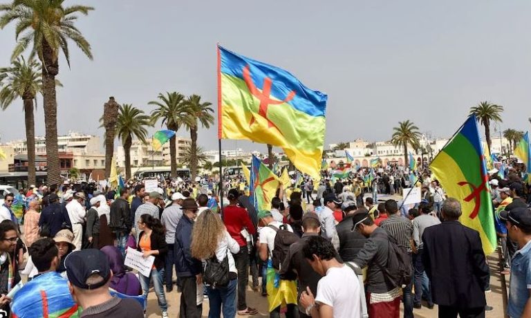 فعاليات أمازيغية تدق ناقوس الخطر وتطالب بطرد المهاجرين غير النظاميين