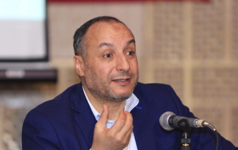 هل تغيير الاسم شرط للدخول في الإسلام؟