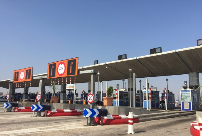 الطرق السيارة تقرر إنهاء مهام مستخدمي تعبئة بطائق جواز دون تعويض